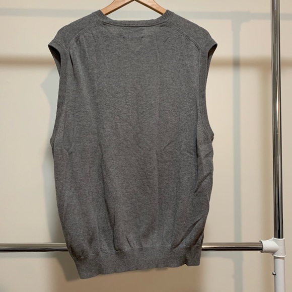 Grey cable knit Sweater Vest - Picture 2 of 11